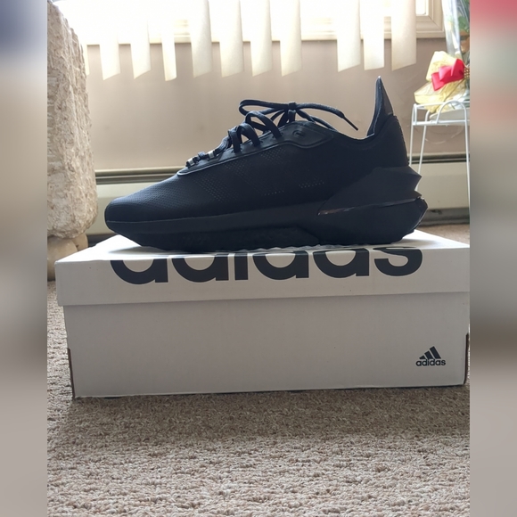 Adidas Avery Running Shoe - Picture 2 of 4